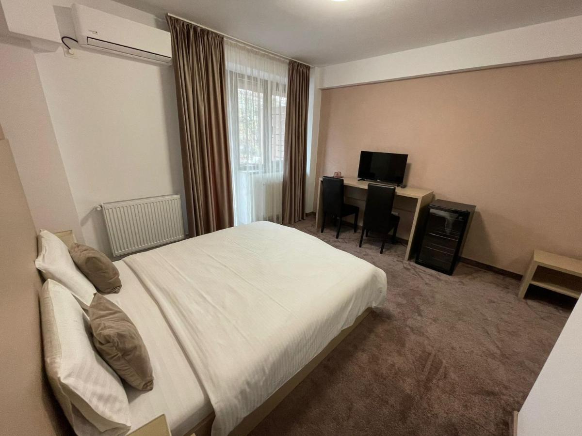 Rivoli Hotel 3*