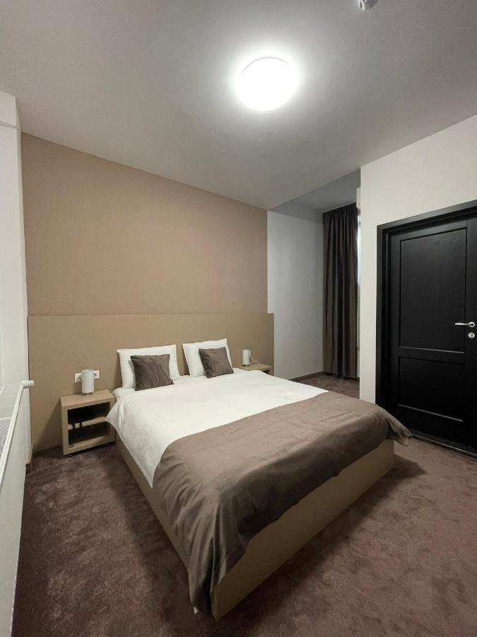 Rivoli 3*